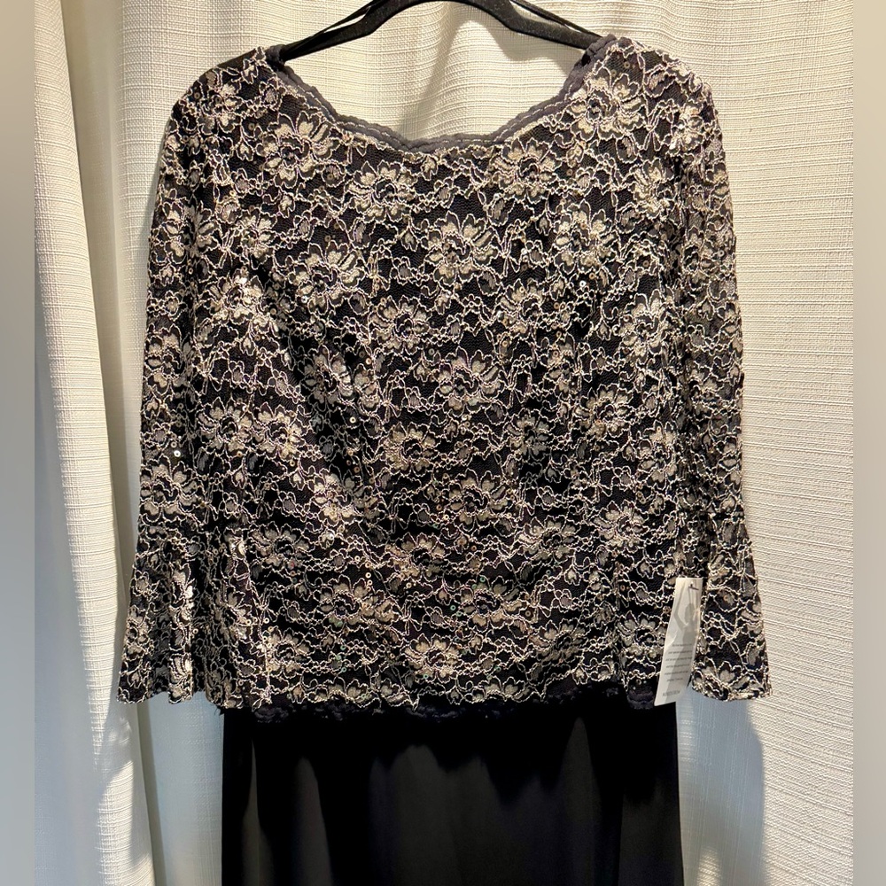Alex Evenings Black and Gold Lace Full Length Formal Dress  - Size 16 NWT